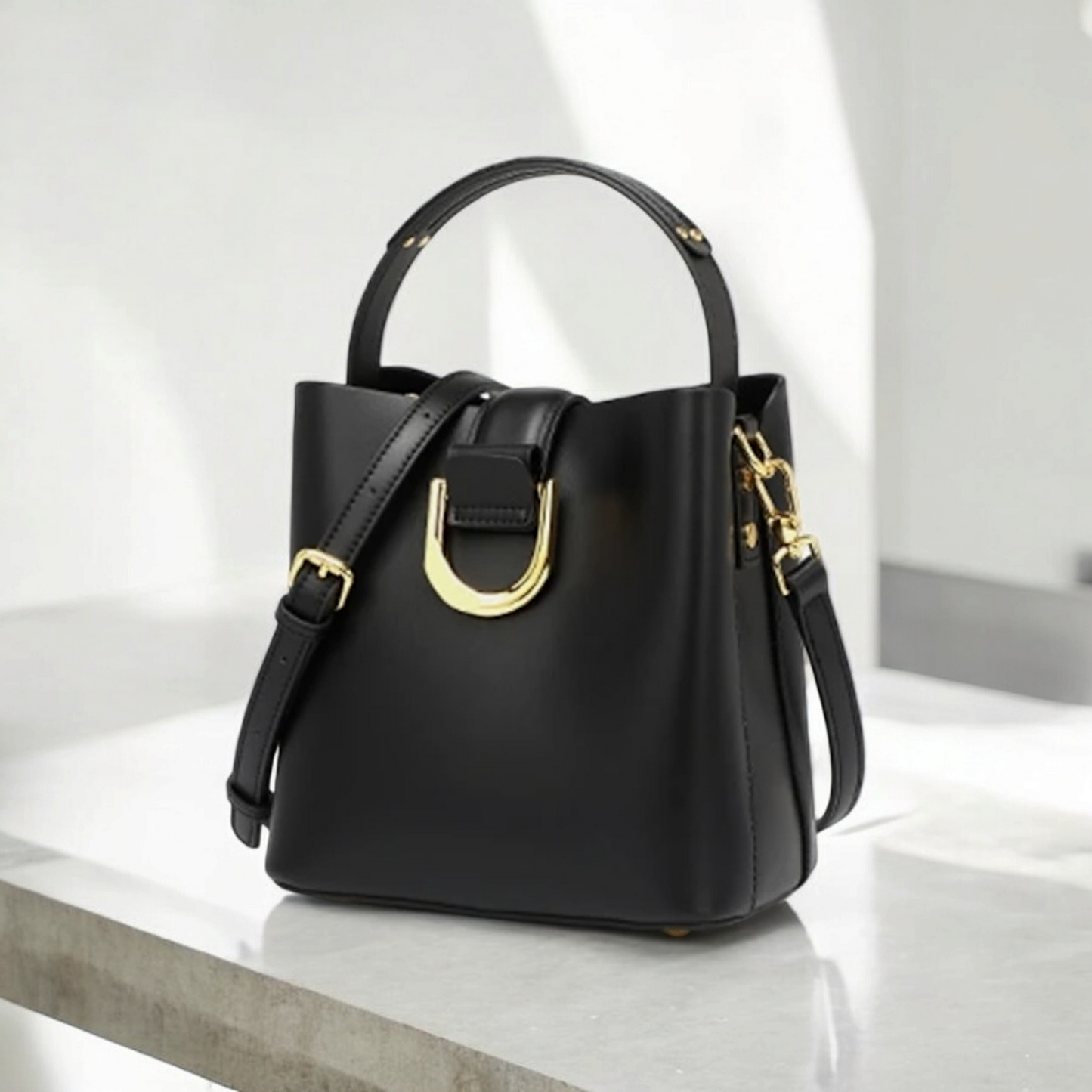 Stilaré Mimi Leather Bucket Bag