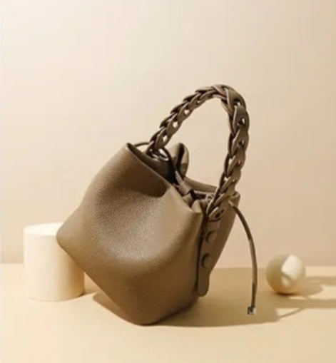 Stilaré Selena Leather Bucket Bag